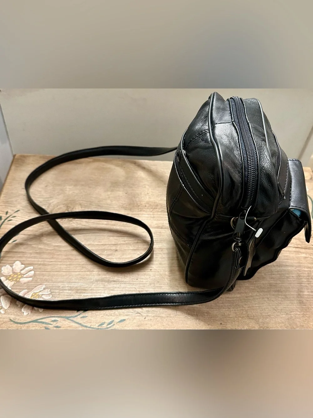 Compact Black Leather Men’s Crossbody Bag